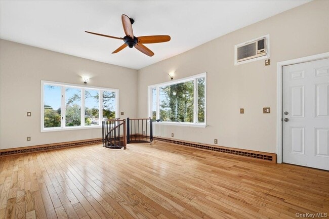 Building Photo - 333 Lake Dr