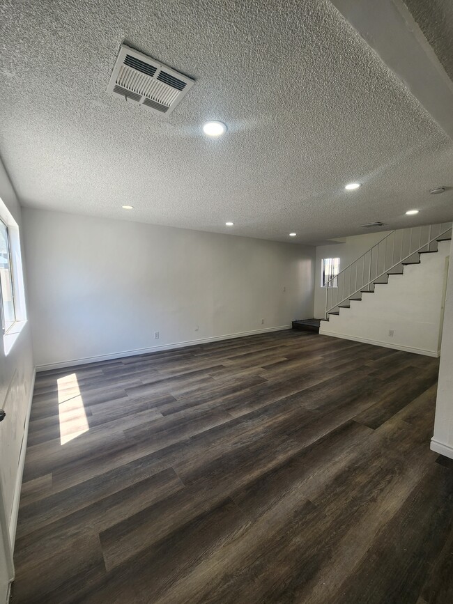 Foto del edificio - 1451 W 146th St