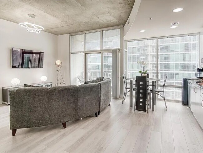 Foto del edificio - 943 Peachtree St NE