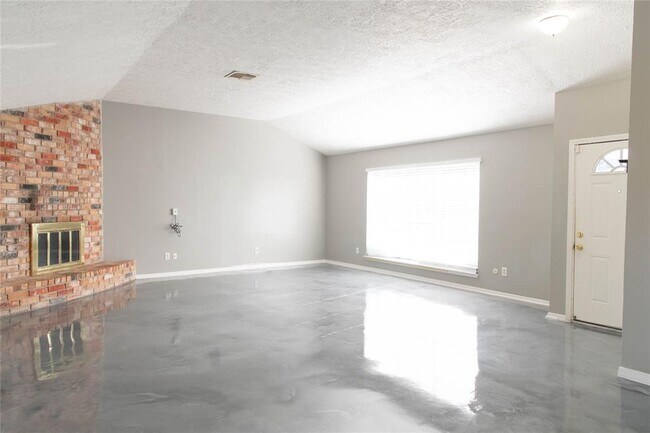 Building Photo - 1807 Bent Oak Dr