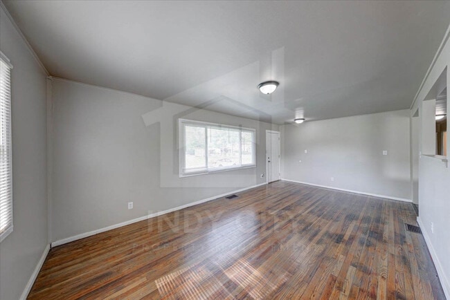 Building Photo - 4660 E 39th St