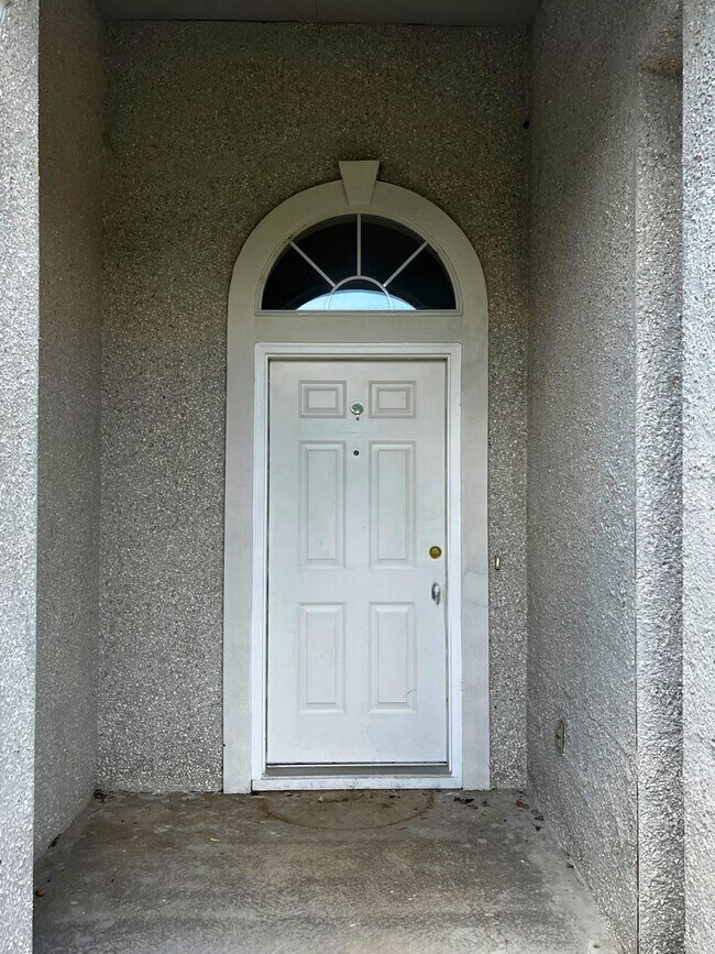 Foto del edificio - Charming 4/2 with fenced in yard