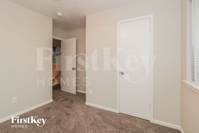 Foto del edificio - 6706 Windy River Ln