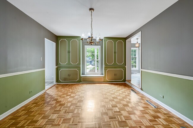 Building Photo - 609 Lakeside Dr