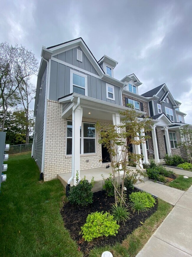 Foto del edificio - Brand New End Unit in Tulip Hills