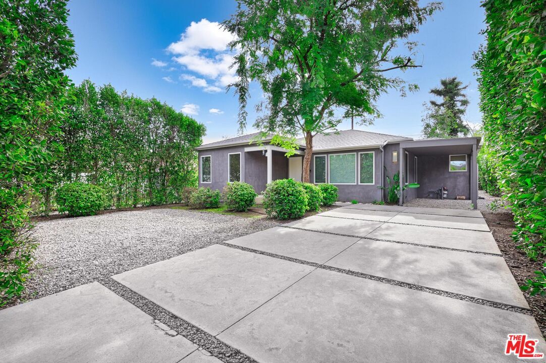Foto principal - 23018 Leonora Dr