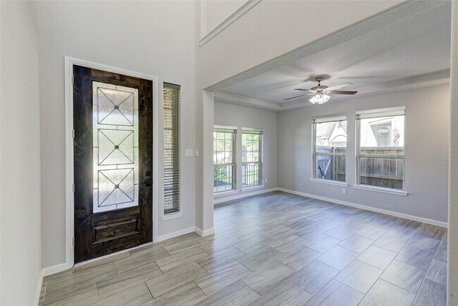 Foto del edificio - 14926 Samuel Springs Ln