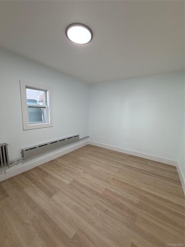 Foto del edificio - 119 W 227th St