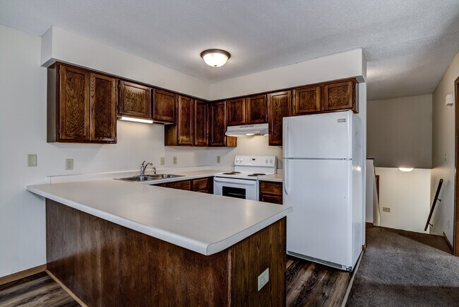 Foto del edificio - 632 Saxonwood Rd