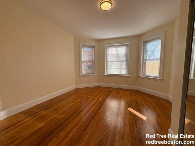 Photo - 73 Thatcher St Apartment