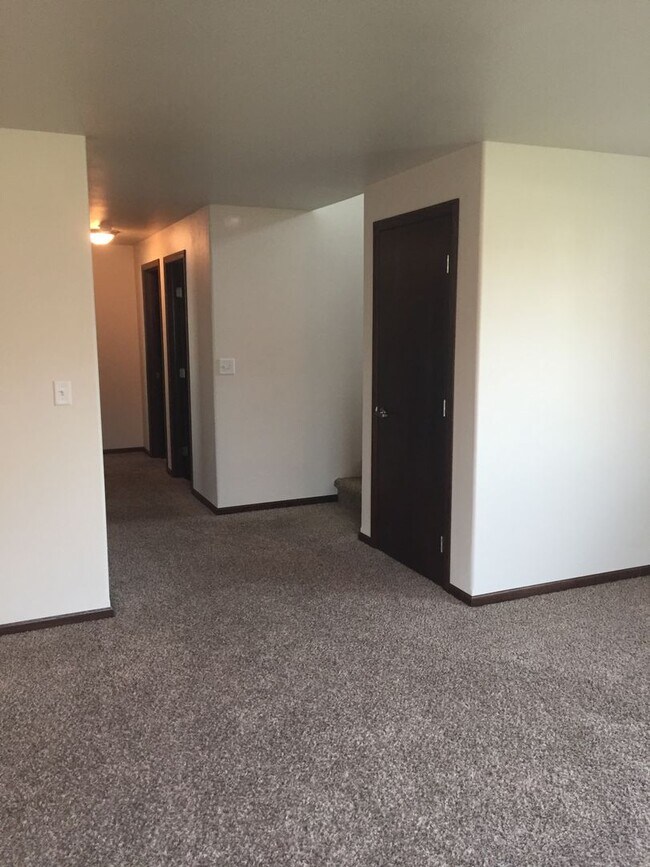 Foto del edificio - 4 bed 3 bath Single Family Home