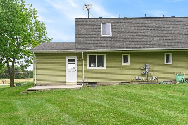 Building Photo - 2336 Peppermill Rd