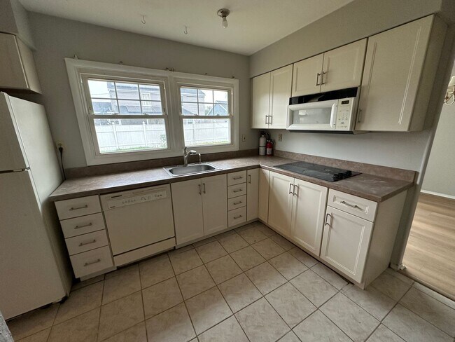 Foto del edificio - 3 Bedroom 2 Bathroom