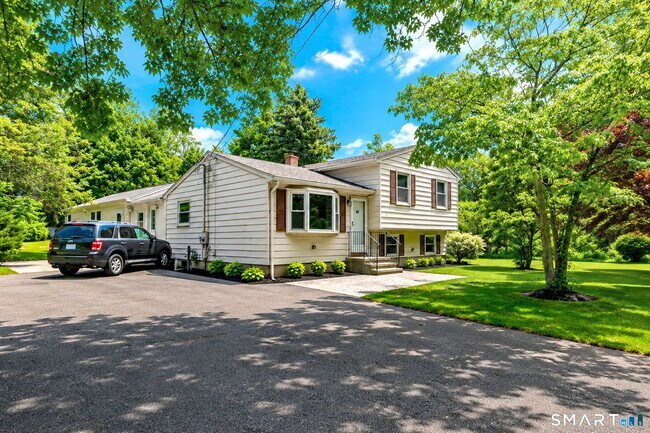 Foto del edificio - 68 Pond Hill Rd