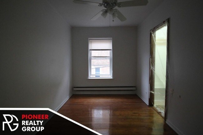 Foto del edificio - 4501-4515 N Malden St