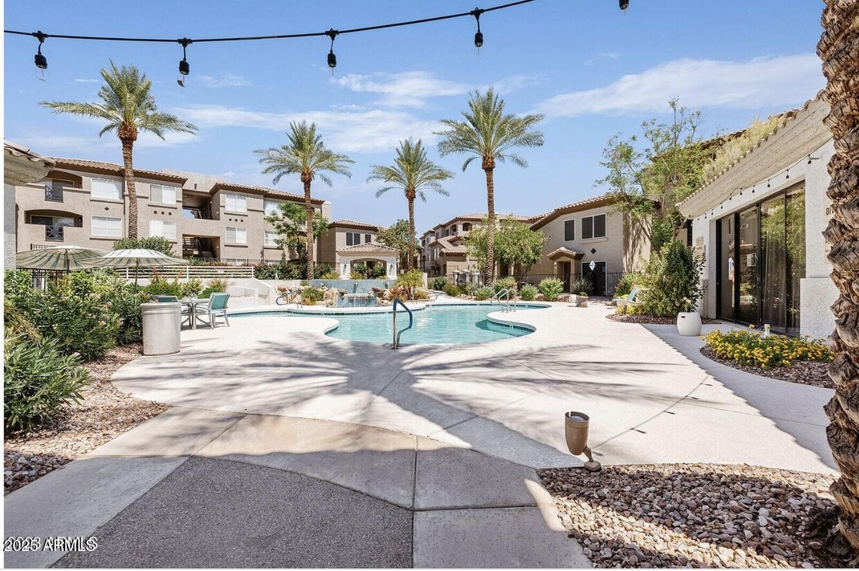 Foto principal - 3236 E Chandler Blvd