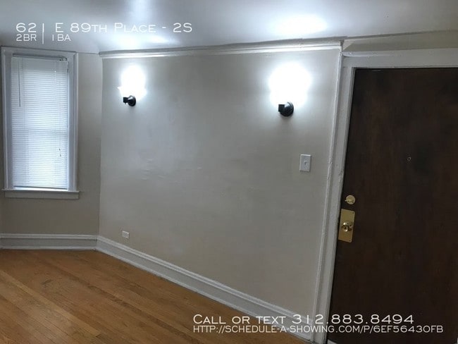 Building Photo - 621 E 89th Pl