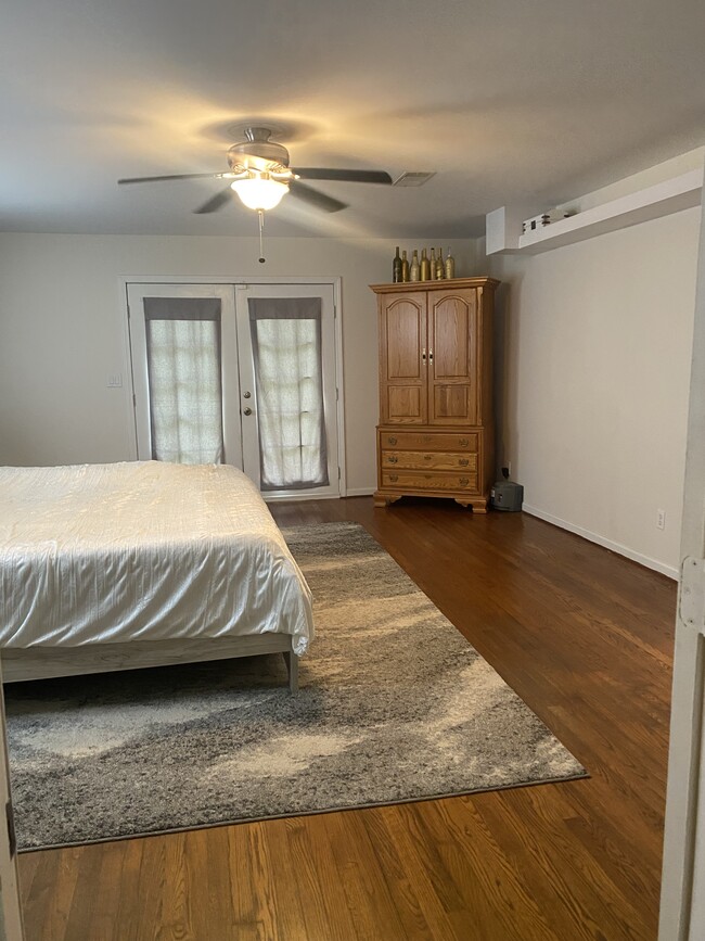 dormitorio principal - 5628 Clearview Hills Dr