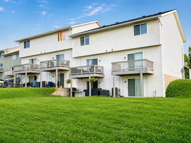 Foto del edificio - 220 Ewing Dr