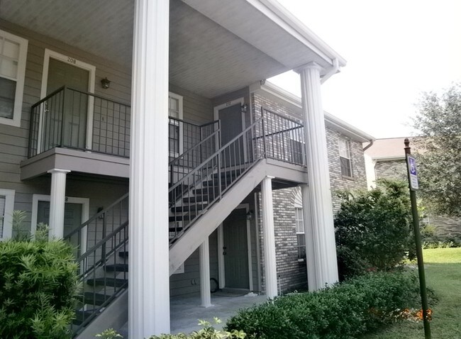 Building Photo - 116 Reserve Cir