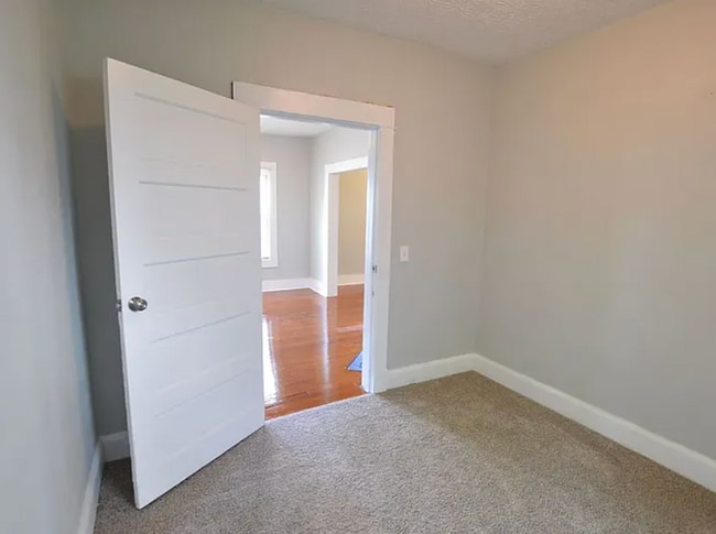 Building Photo - 4049 Byram Ave