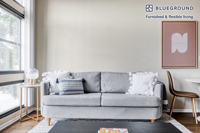 Foto del edificio - 880 N Alameda St