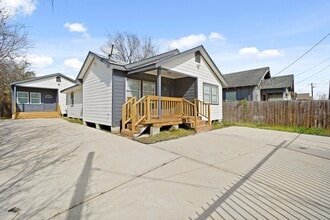 Building Photo - 3501 Farmer St