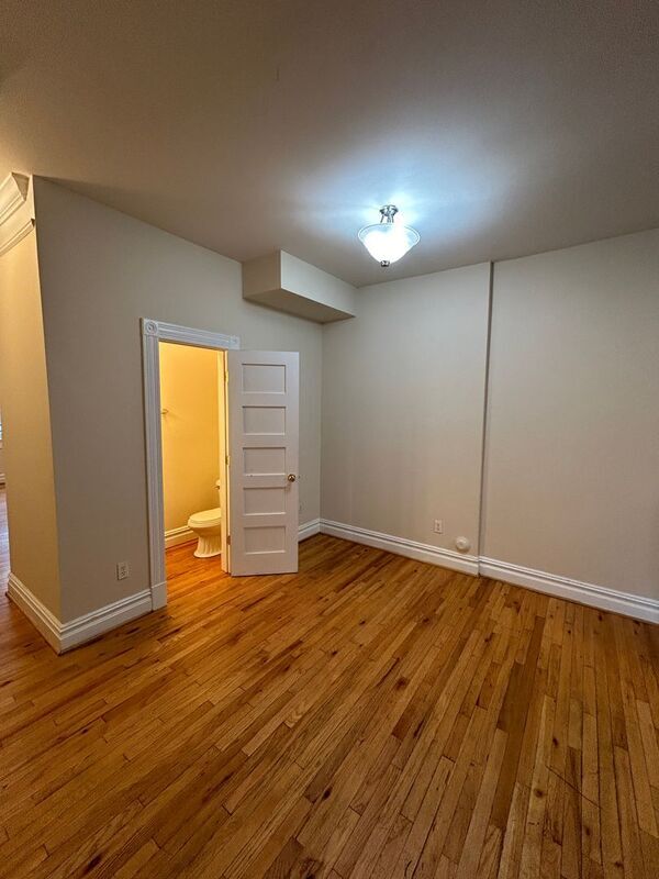 Building Photo - 808 Norton St