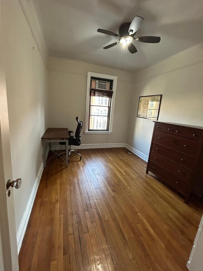 Dormitorio 2/Oficina en casa - 170 Claremont Ave