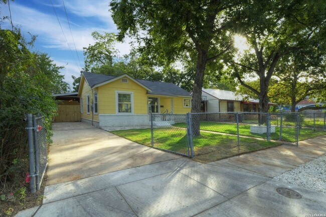Foto del edificio - 2 Bedroom/1 Bath Highland Park Subdivision