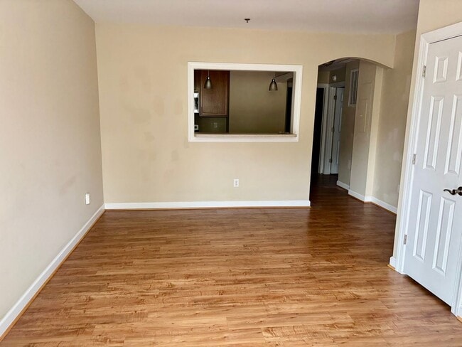 Building Photo - 1 bedroom/ 1 bathroom. Bennington on the Park