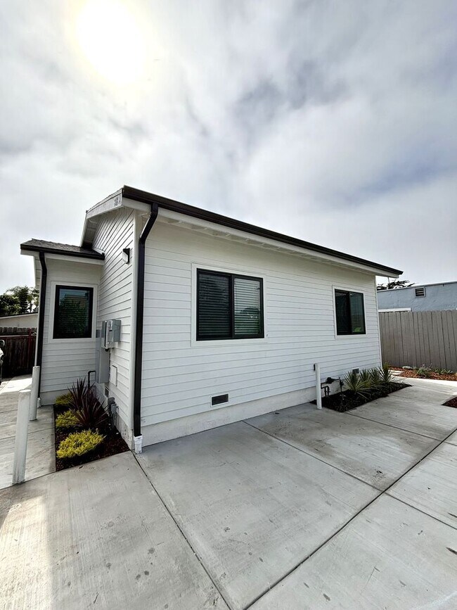 Building Photo - 212 - Carpinteria Asset Mgmt LLC (Walnut d...