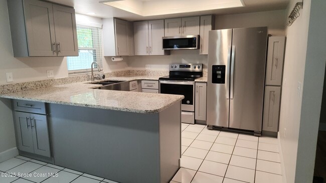 Building Photo - 3011 Dunhill Dr