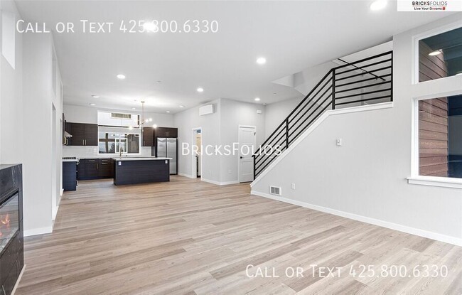 Photo - 1212 Harrington Ave NE Townhome