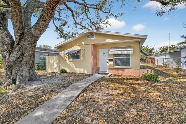 Foto del edificio - 685 71st Ave N