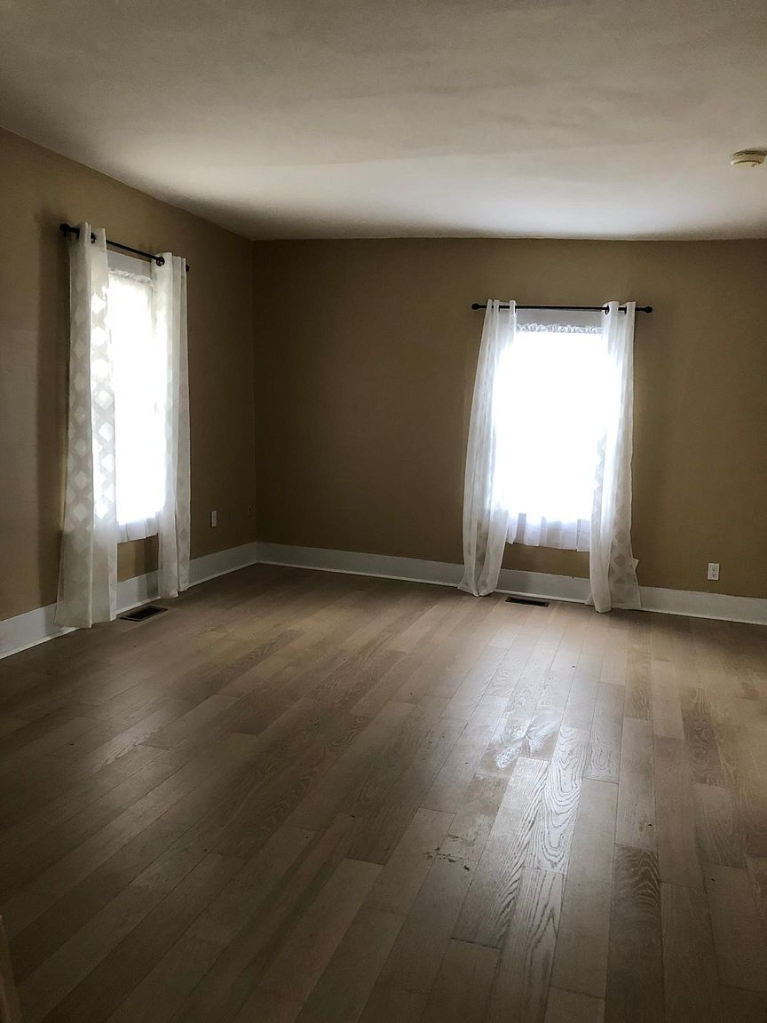 330 Liberty St Bowling Green, OH 43402 – photo 3