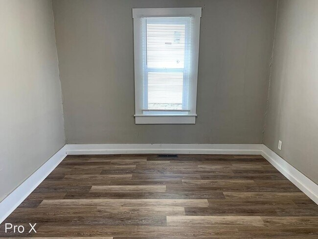 Foto del edificio - 3 br, 1.5 bath House - 717 E 10th