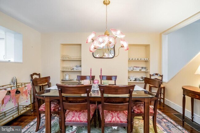 Foto del edificio - 908 S Front St