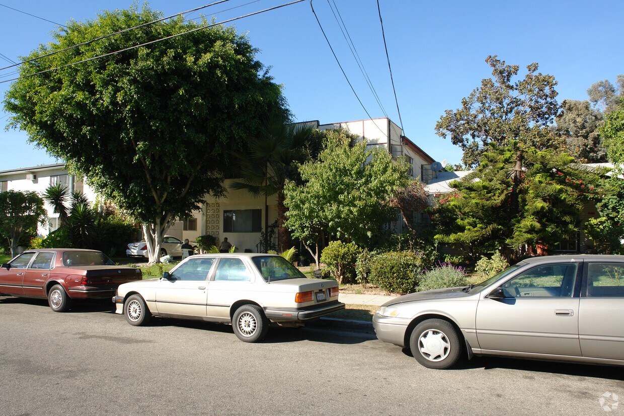 Building Photo - 1001 E Acacia Ave