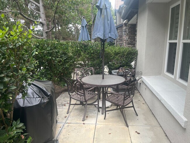 Building Photo - Luxury Gated Living Minutes from South Coa...