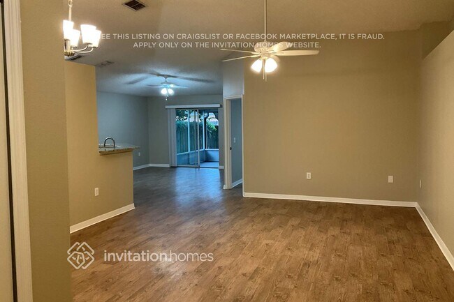 Foto del edificio - 62 Reeding Ridge Dr W