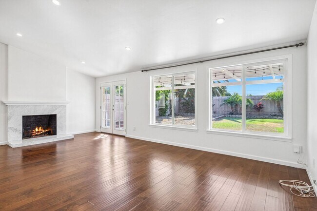 Foto del edificio - 9501 Ronda Ave