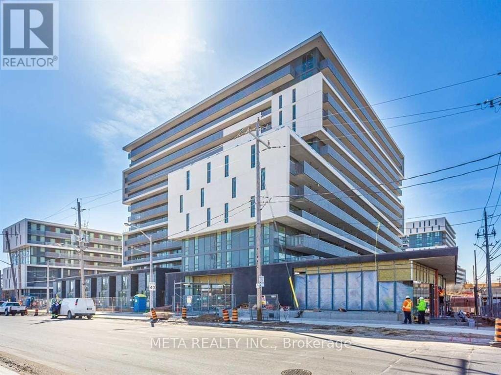 Photo principale - 120-1120 Varna Dr