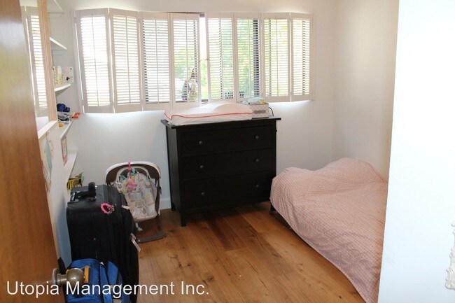 Building Photo - 3 br, 2.5 bath House - 376 Myrtle Street