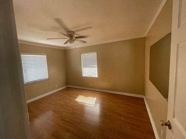 Building Photo - 2 Bedroom Home in the Heart of Bradenton
