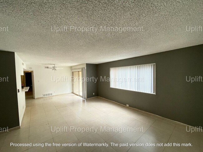 Foto del edificio - 6811 Alvarado Rd