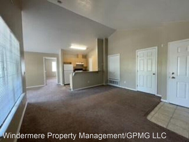 Foto del edificio - 2 br, 2 bath House - 213 N. Avenger Ln #201