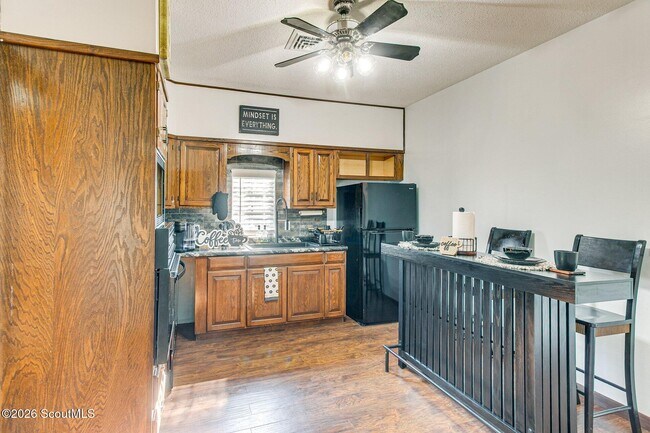 Foto del edificio - 1503 Darling Ave
