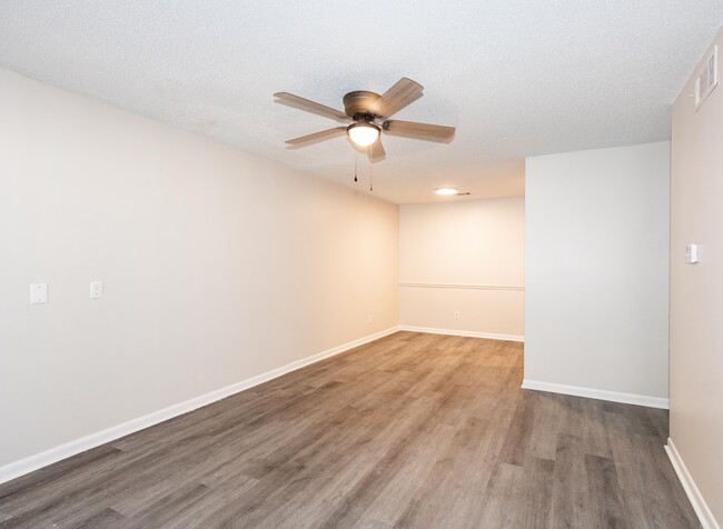 Foto del edificio - 1100 Brookside Dr