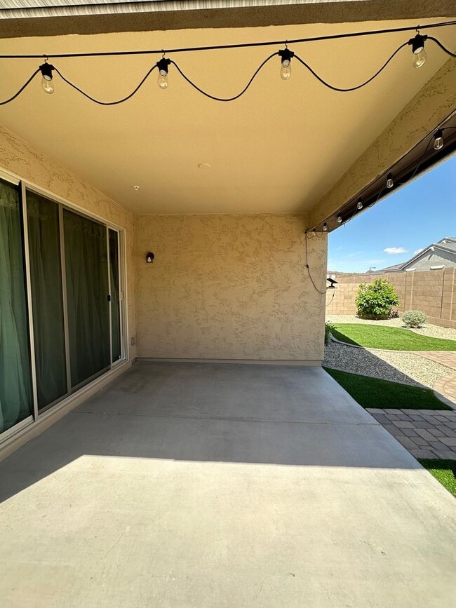 Foto del edificio - 3 BD HOME IN PEORIA WITH SOLAR
